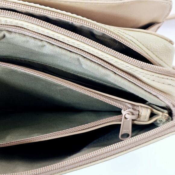 Liz Claiborne Accessories Sand Crossbody Purse Shoulder Bag Zippered Classiccore - Picture 14 of 14